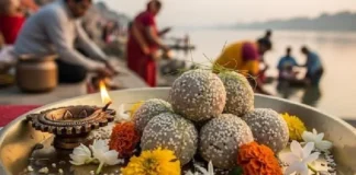 पितरांची तृप्ती व कृपा मिळवण्यासाठी पितृपंधरावड्यात तर्पण करावे. “भुकेलेल्याला अन्न दान हेच खरे पुण्य, हाच खरा धर्म “